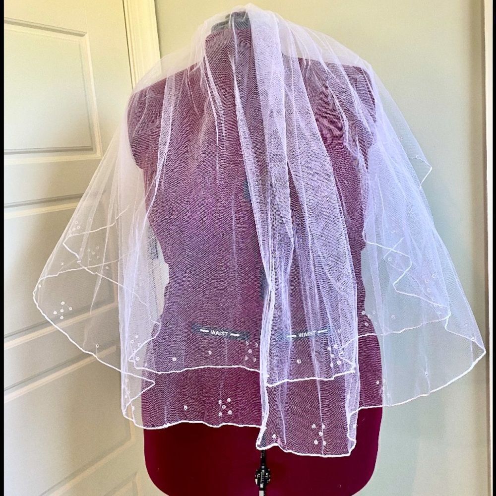 White Bridal‎ Wedding Veil Double Layer 29" Fingertip w/Beaded Detail Lot V25